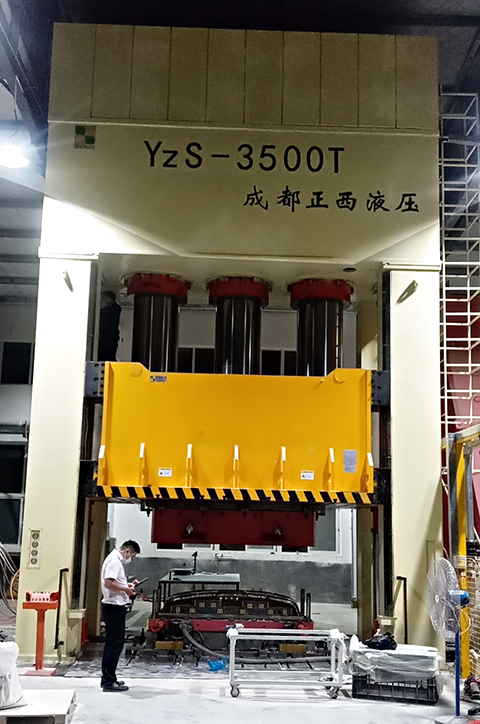 山東青島液壓機(jī)客戶(hù)定制的3500噸框架液壓機(jī)，成功安裝交付使用，你想知道交貨期多久嗎？